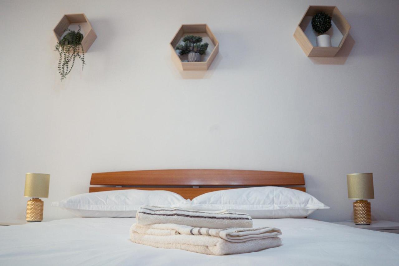Apartament Milcov Гура Хуморулуй Екстериор снимка