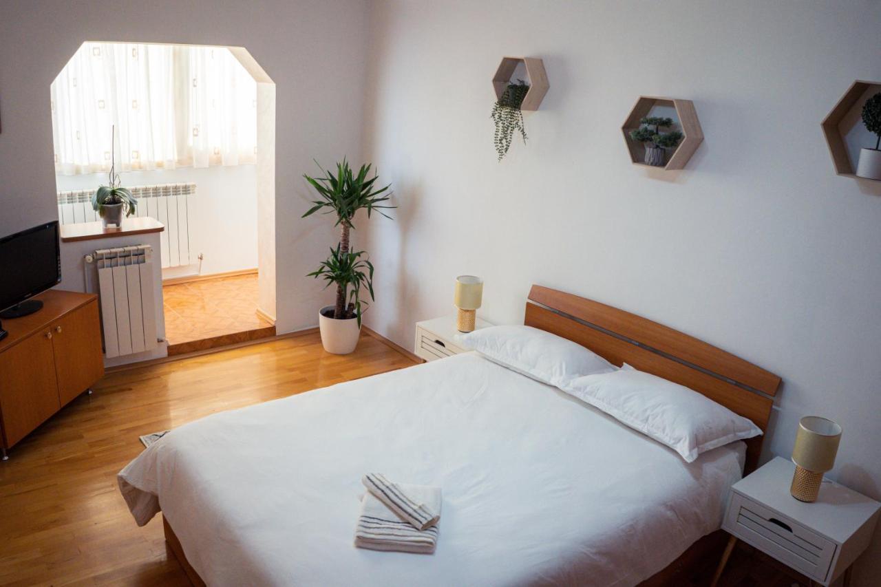 Apartament Milcov Гура Хуморулуй Екстериор снимка