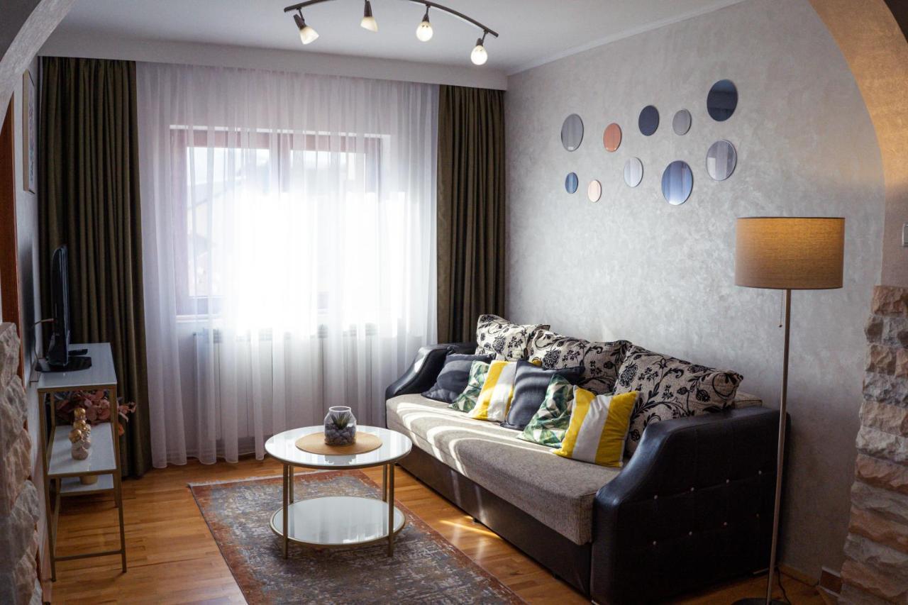 Apartament Milcov Гура Хуморулуй Екстериор снимка
